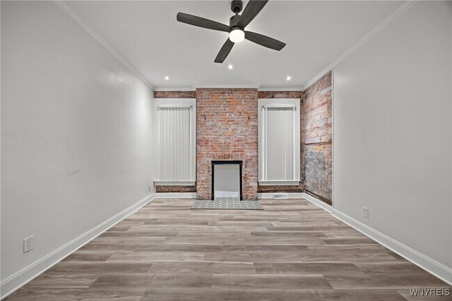 Building Photo - 522 W Ferry St