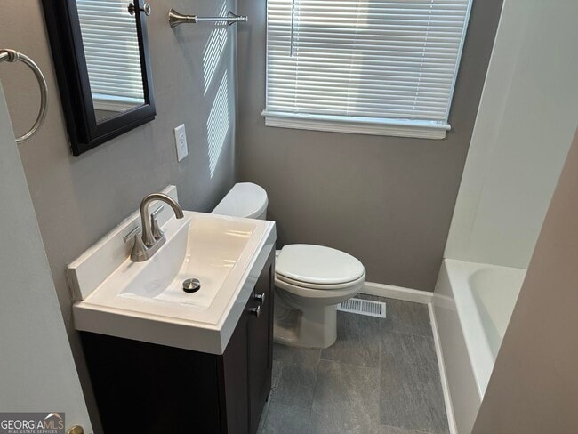 Building Photo - 1545 Gaylor Dr SE