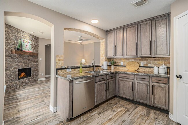 Building Photo - 9338 Stoneridge Canyon Ln
