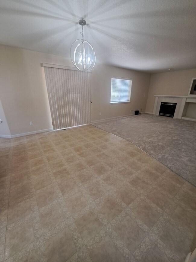 Building Photo - Beautiful setting 4 bedroom A/C Available Now