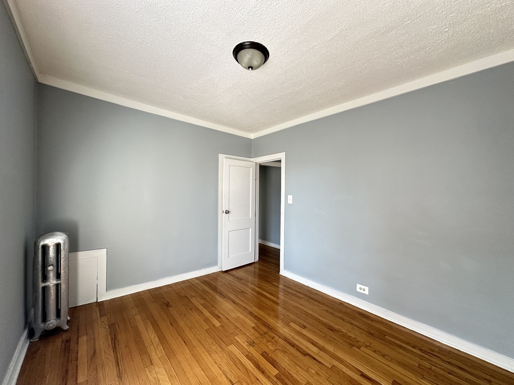 Building Photo - 5662 N Ridge Ave