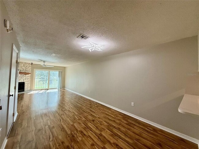 Building Photo - 1600 Woodland Dr