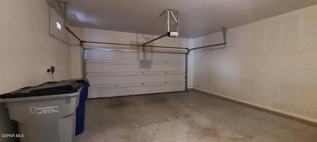 Building Photo - 12065 Mesquite River Dr