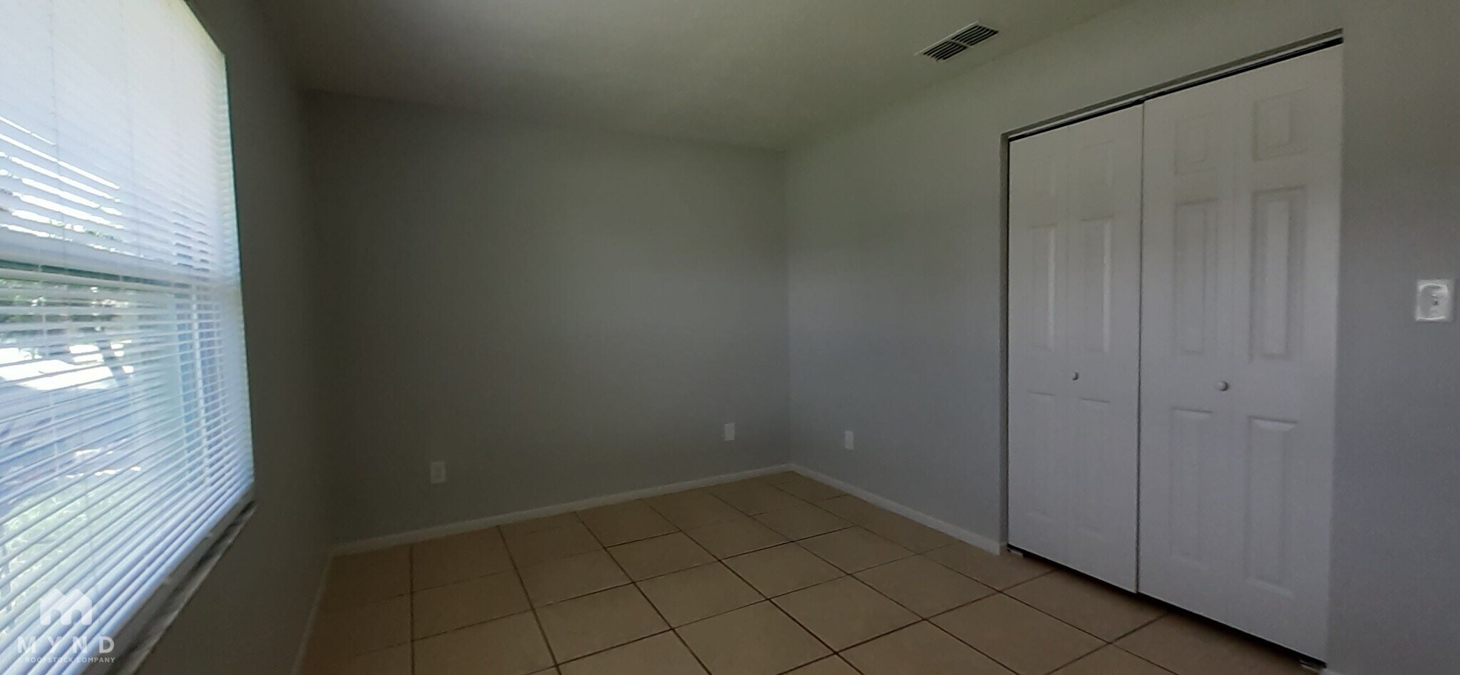 Building Photo - 628 Royal Palm Dr