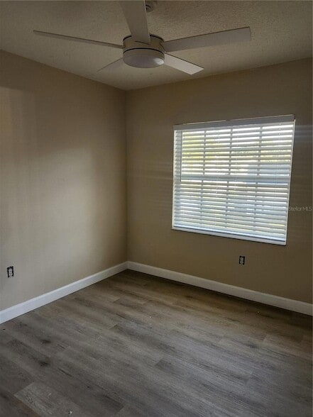 Building Photo - 6327 Green Oaks Cir