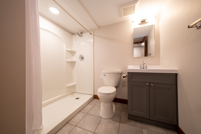 Building Photo - 10932 Russell Ave S