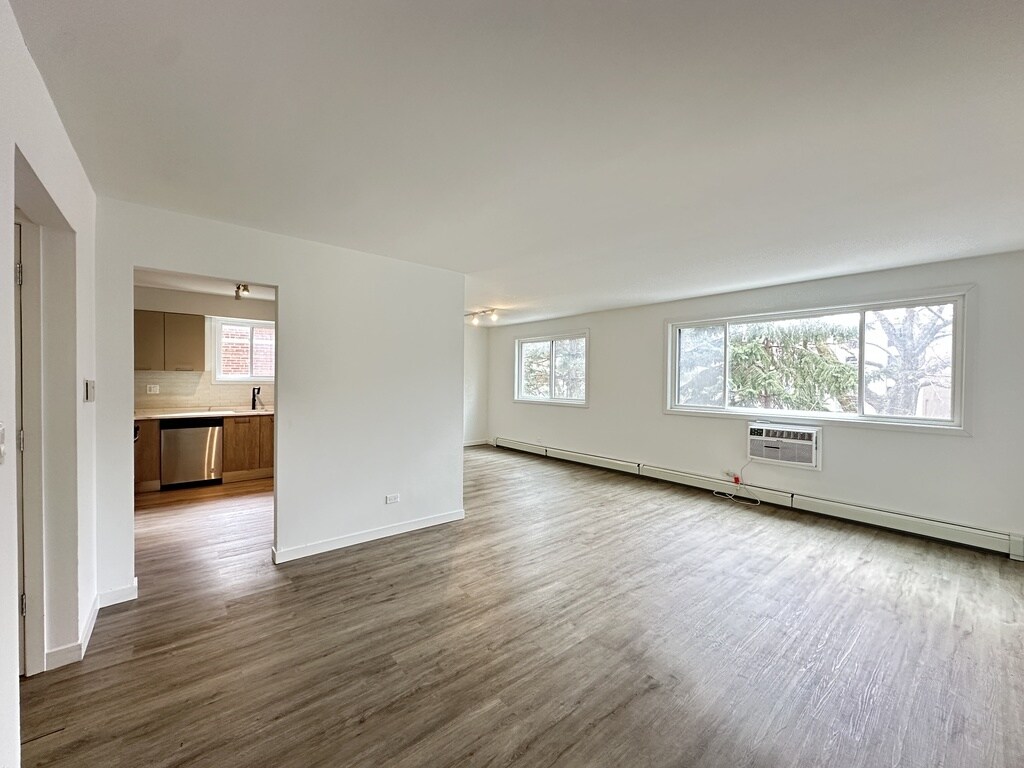 Building Photo - 7621 N Sheridan Rd