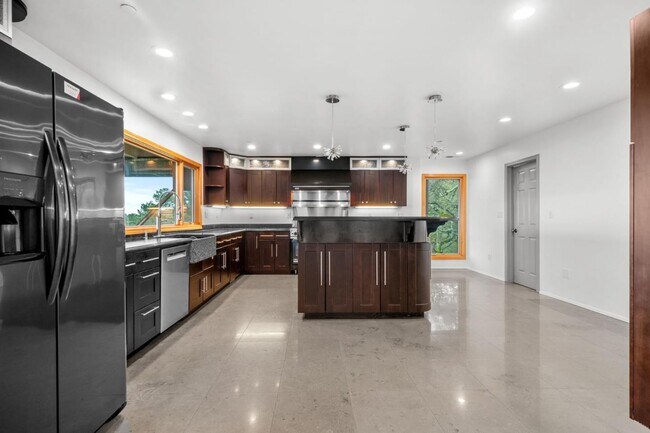 Building Photo - 15 Anson Rd