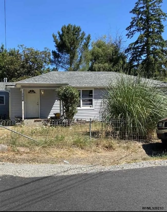 Building Photo - 4 Bedroom 2 Bath House