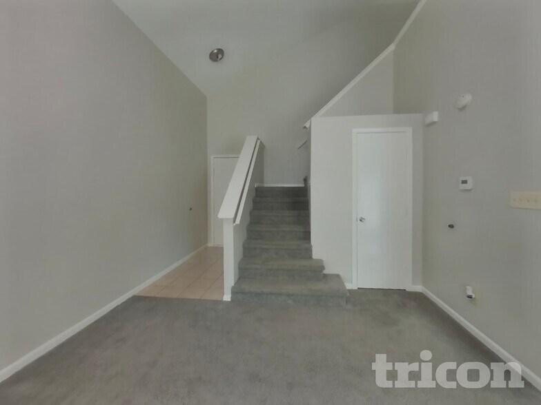 Building Photo - 1310 Kenwood Dr