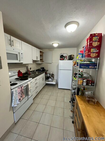 Building Photo - 88 Gardner St