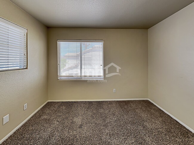 Building Photo - 1335 Milldale Ct