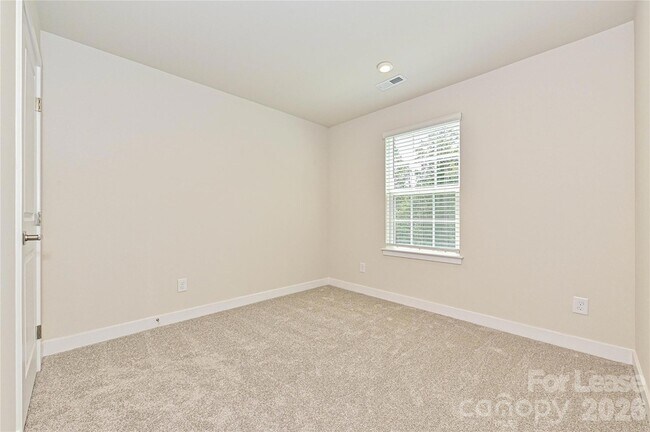 Building Photo - 7637 Griffins Gate Dr SW