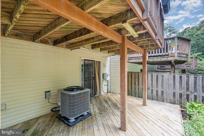 Building Photo - 6580 Lochleigh Ct