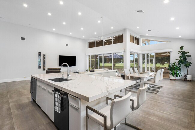 Building Photo - 11605 Privado Way