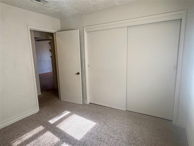 Building Photo - 4913 N Independence Ave