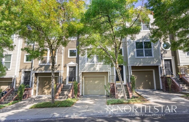 Building Photo - Forest Heights Brownstone