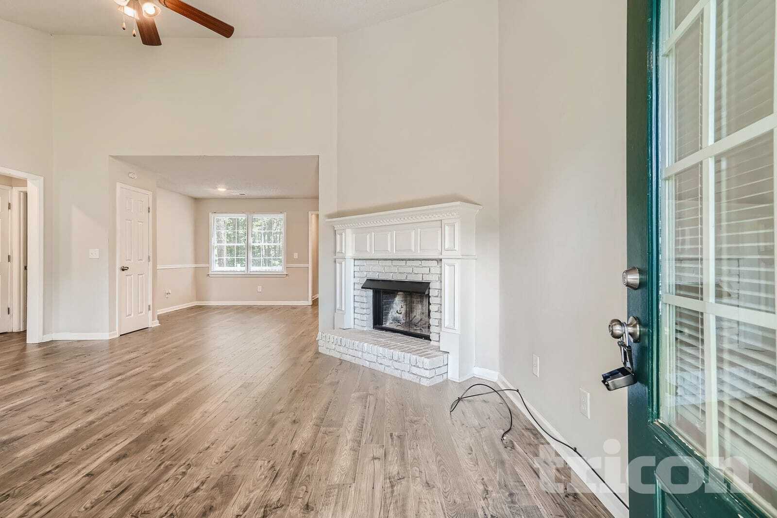 Building Photo - 330 Cowan Rd