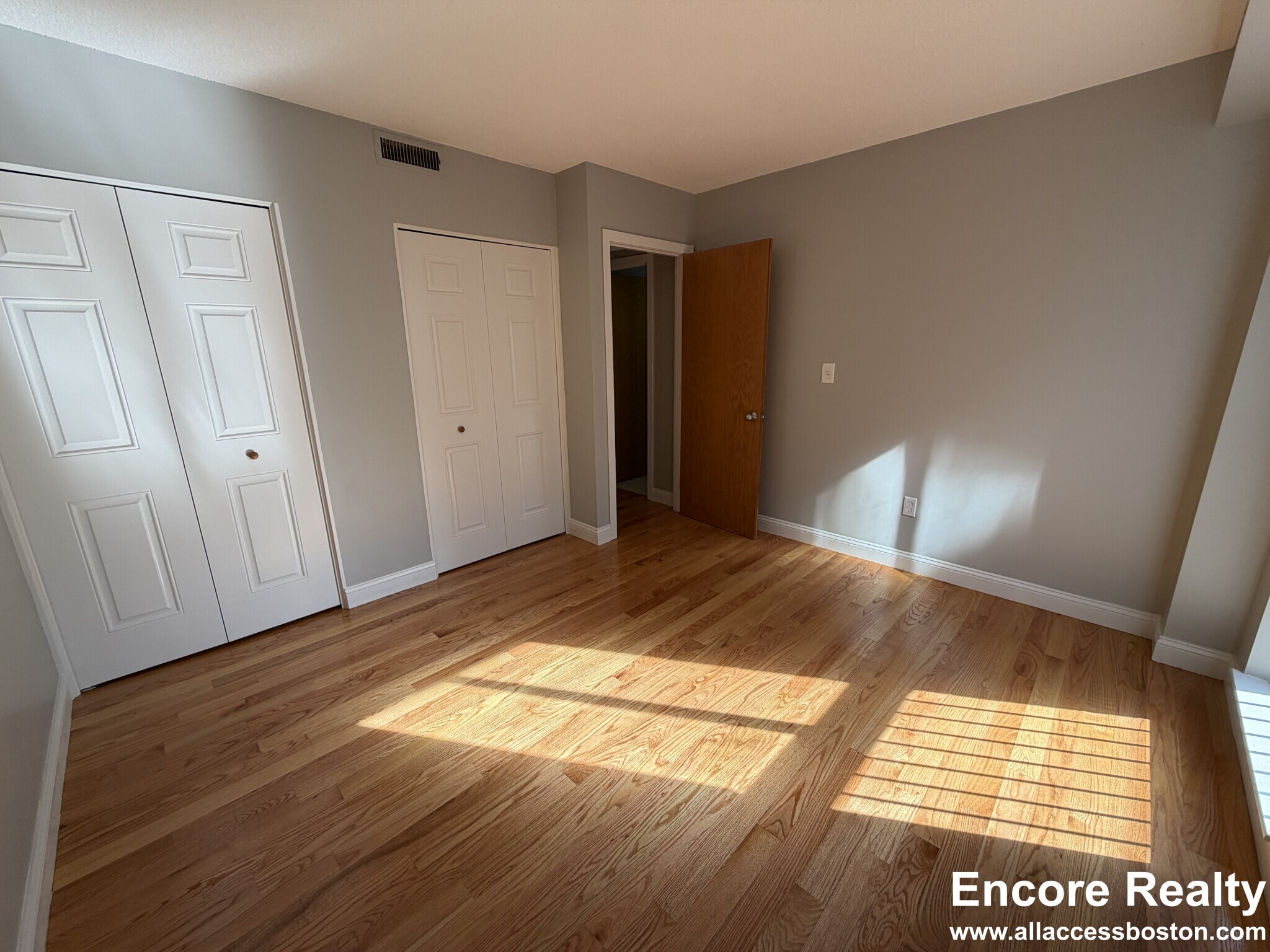 Building Photo - 1850 Beacon St