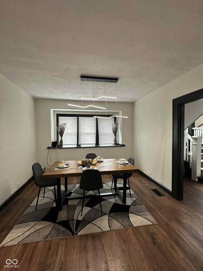 Building Photo - 3001 N Park Ave