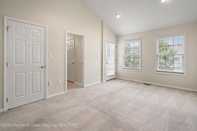 Building Photo - 86 Deepwater Cir