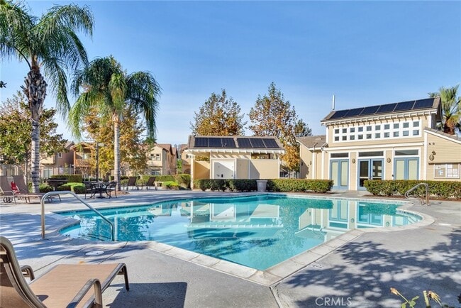 Building Photo - 4959 Camarillo Ln