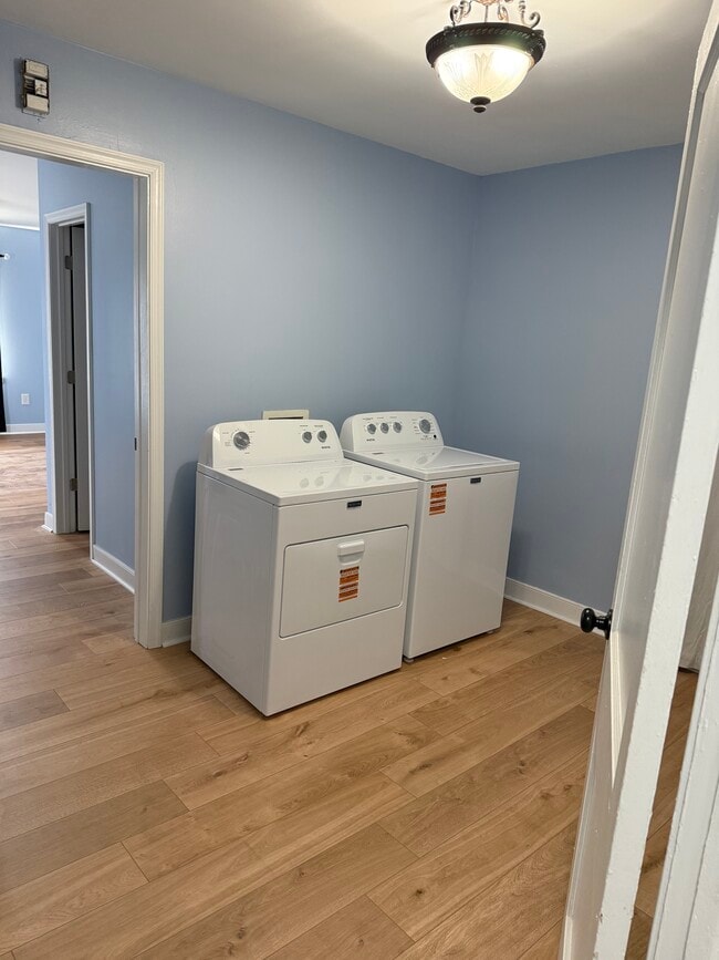 Building Photo - 1217 Wallace St