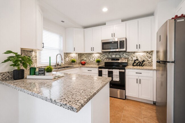 Building Photo - Beautifully Renovated 3 Bedroom • 2 Bathroom Home in Largo, Florida