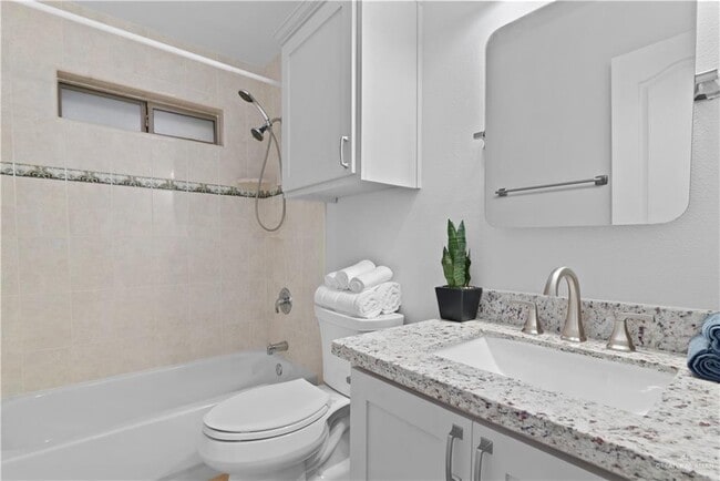 Building Photo - 31 Midlands Cir