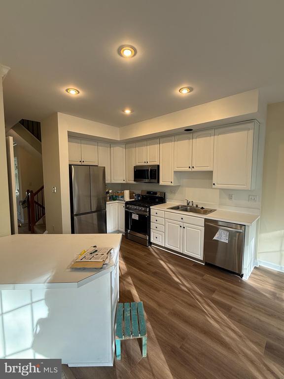 Building Photo - 17301 Pacific Rim Terrace