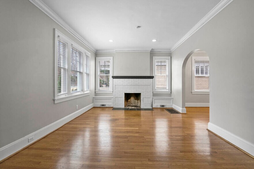 Building Photo - 591 Cumberland Rd NE