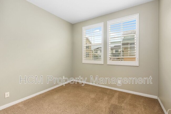 Building Photo - 315 Silk Tree