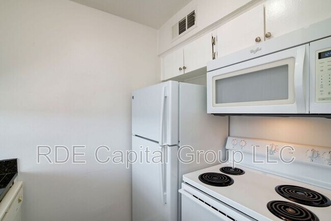 Building Photo - 2816 Throckmorton St
