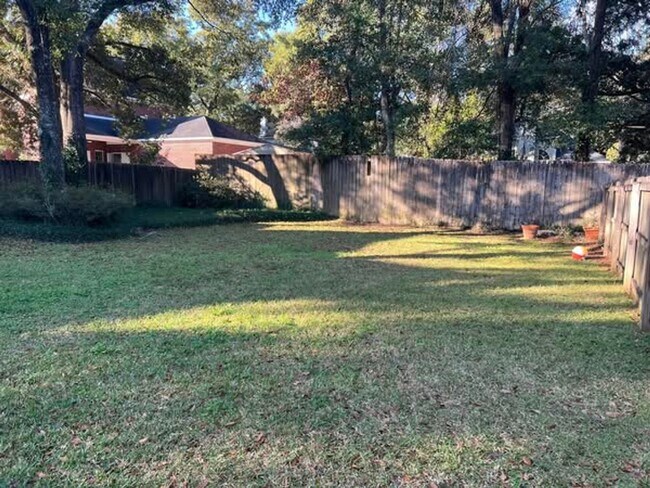 Building Photo - 1124 Sewanee Ct