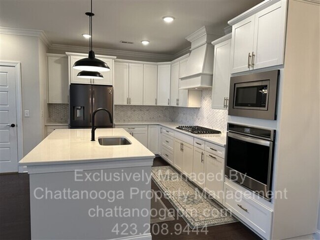 Building Photo - 1526 Bowtie Rd