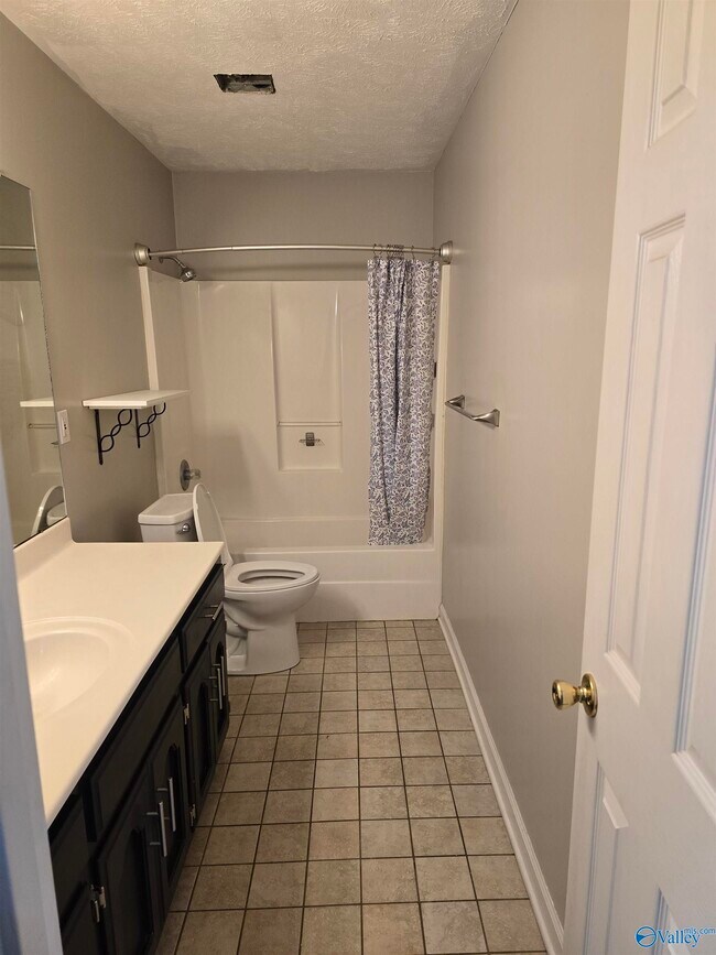 Building Photo - 100 Tanglefoot Dr