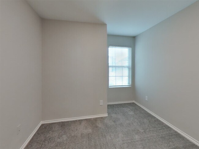 Building Photo - 11151 N Lake Mist Ln