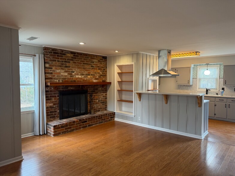 Building Photo - 1410 Wheaton St