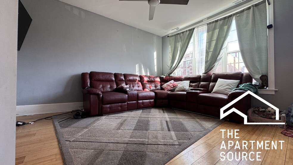 Building Photo - 2642 W Hirsch St