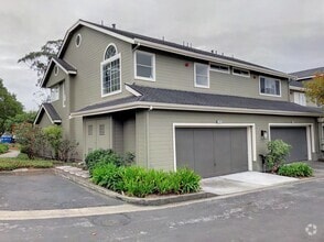 Building Photo - Newly Remodeled - 2 Bed 2.5 Bath Daly City...