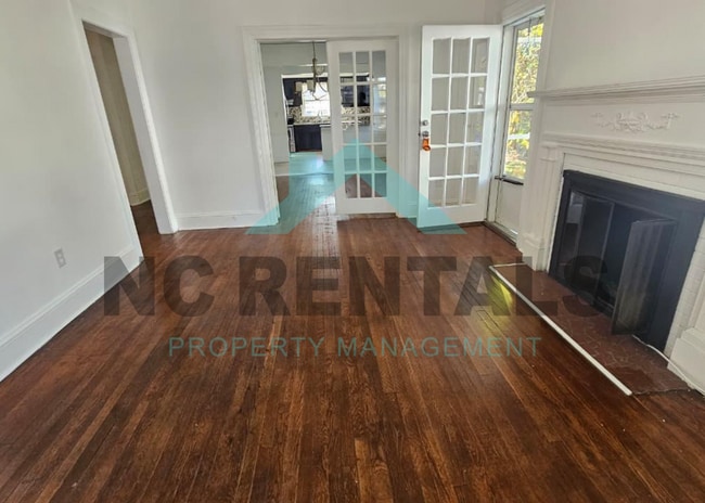 Building Photo - 1006 Panola St