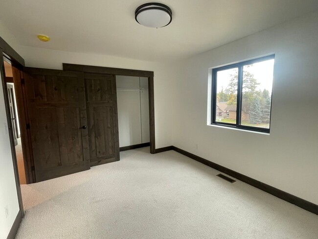 Building Photo - Whitefish Landing Town House