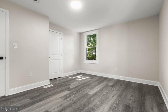 Building Photo - 505 McCabe Ave