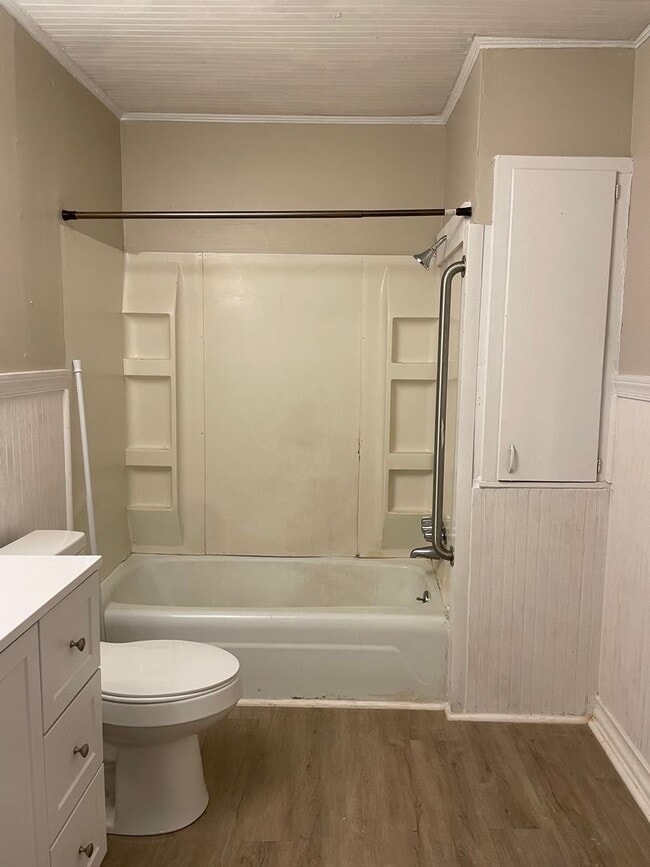 Building Photo - 1392