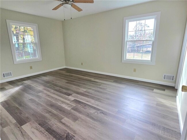 Building Photo - 1800 Hwy 81