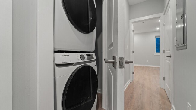 Building Photo - 1432 Ogden St