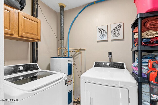 Building Photo - 808 Forestdale Ave