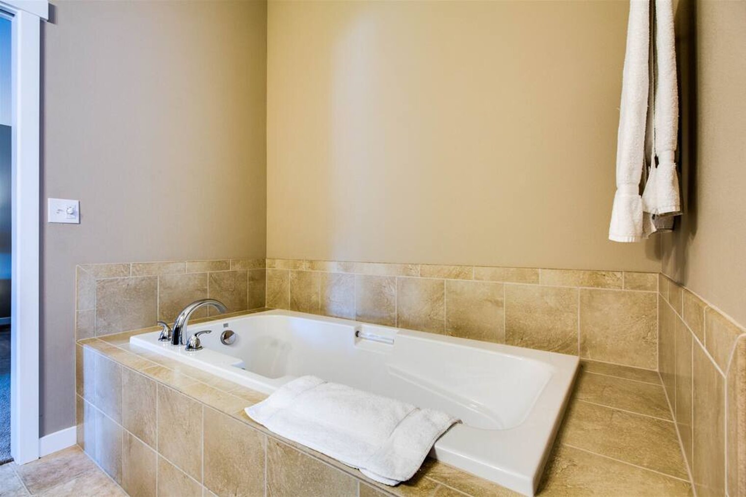 Building Photo - 525 SE Gleneden Place