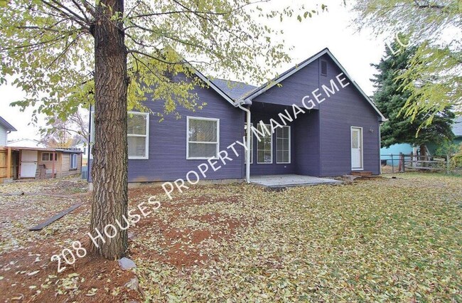 Building Photo - Cozy Single-Level Home In Quiet Neighborhood