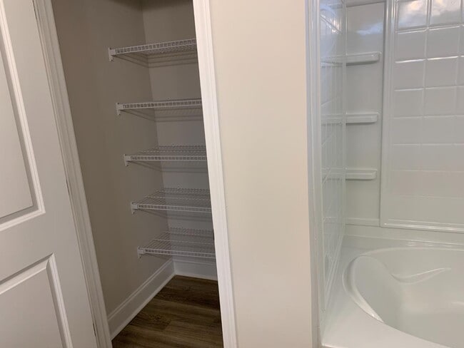 Building Photo - 2445 Bent Oak Rd